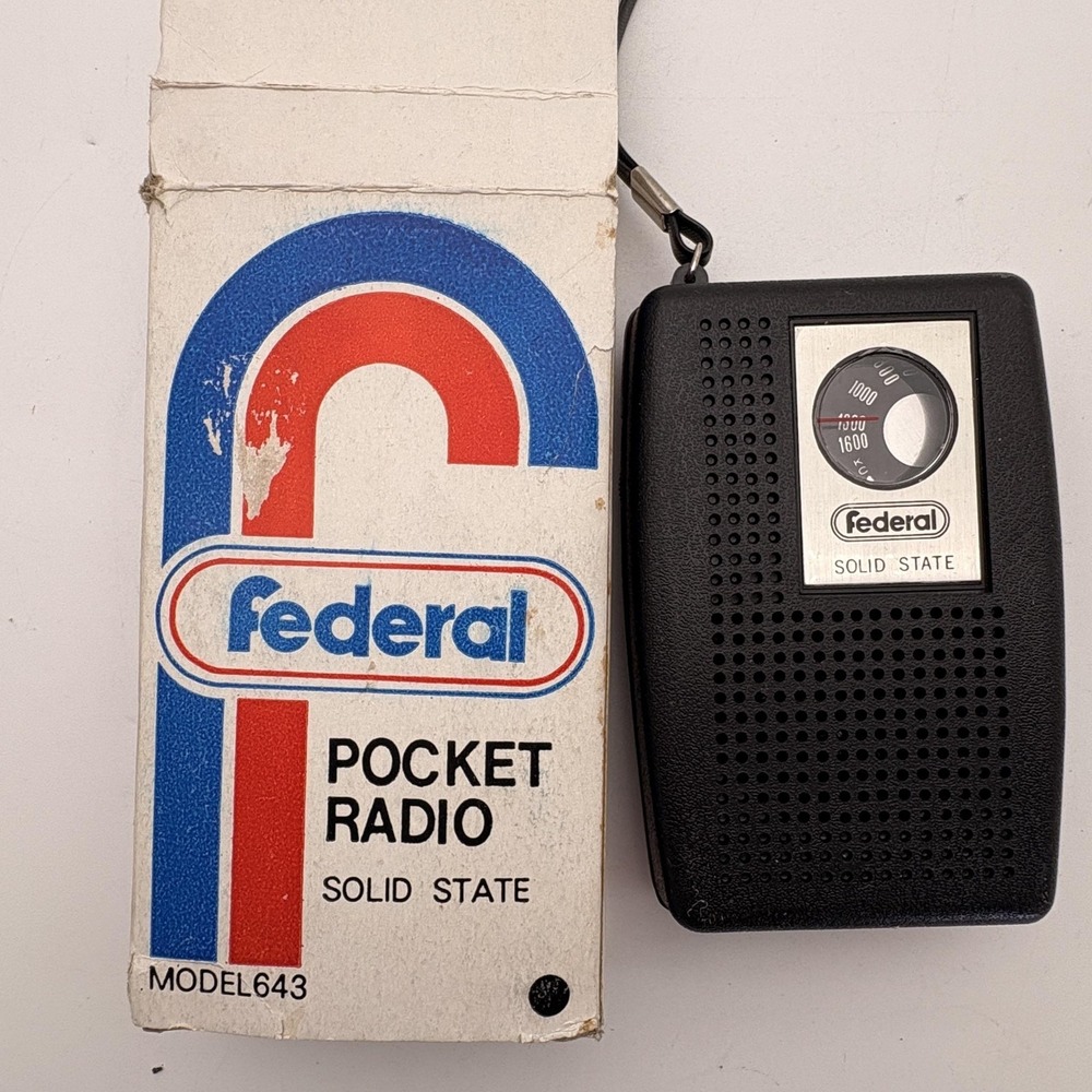 Vintage Federal Pocket Radio Solid‎ State Model 643 Black AM Transistor W/ Box